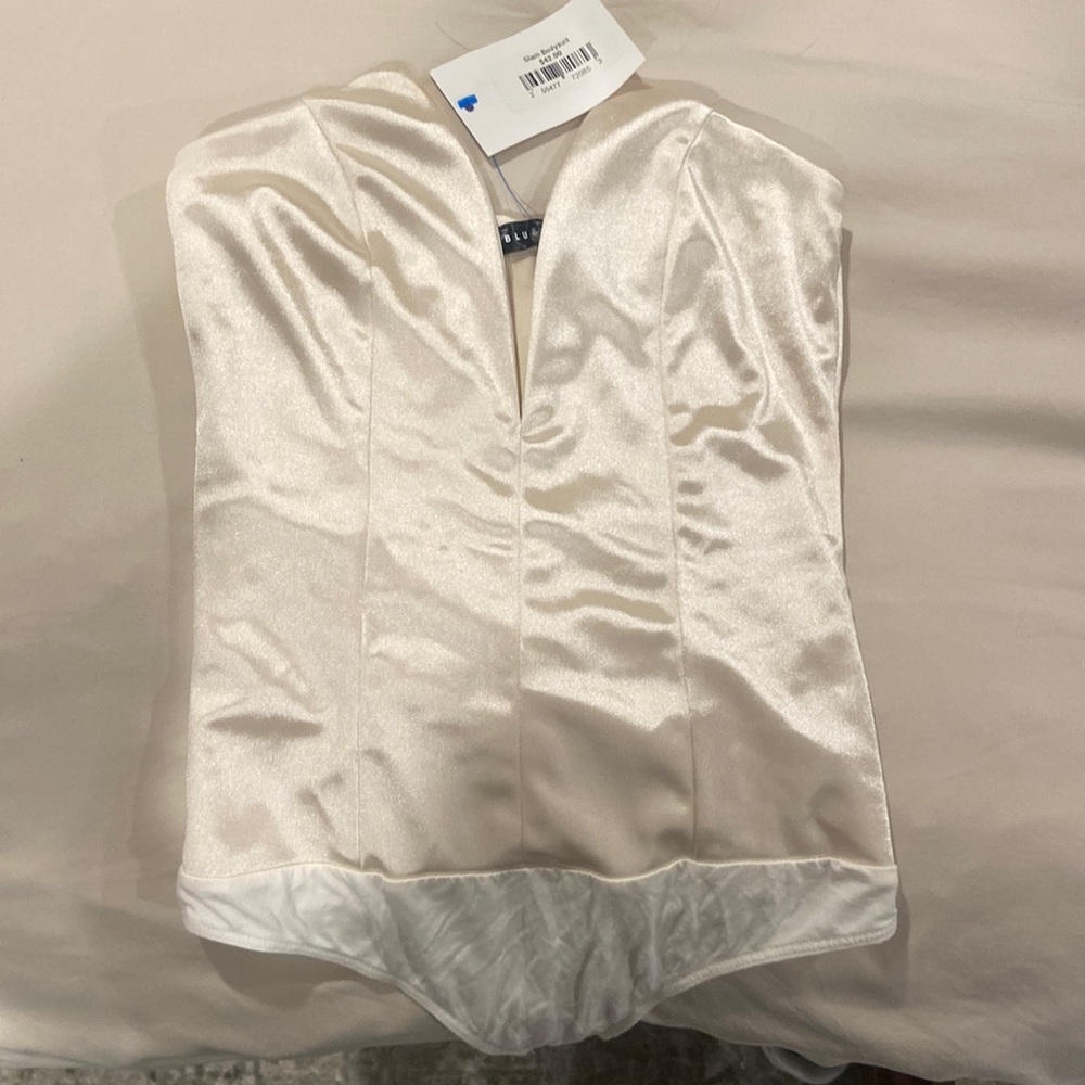 Silky Blue Blush plunge ivory bodysuit size small
